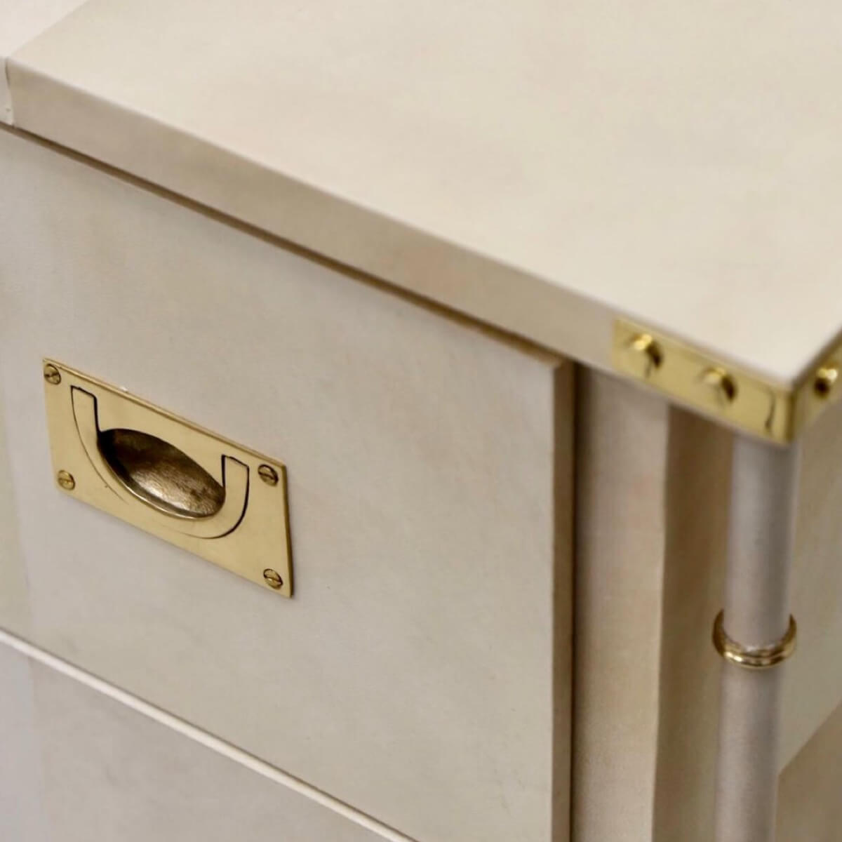 The Ultimate Guide to Choosing the Perfect Bedside Table for Your Bedroom