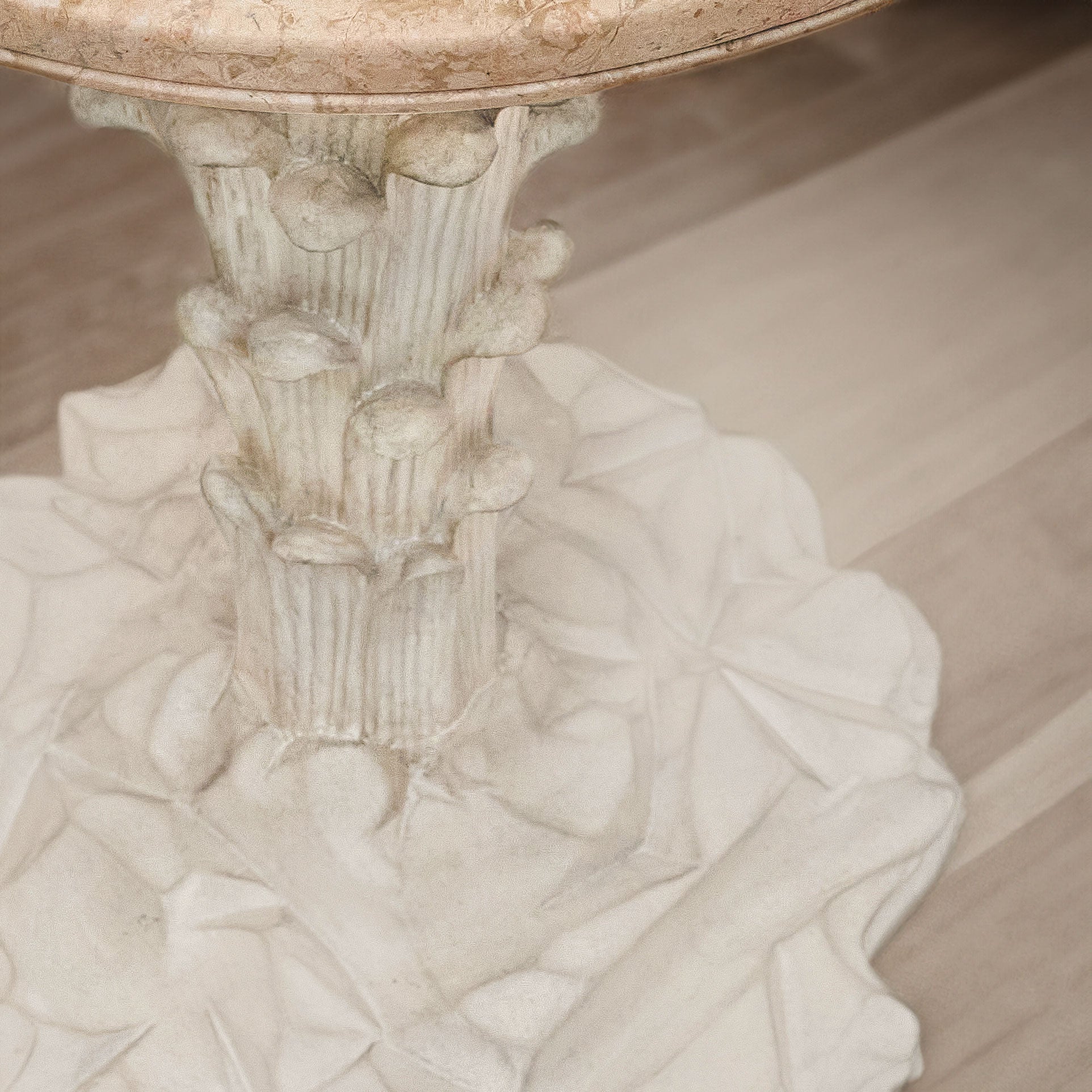 Palm Drinks Table