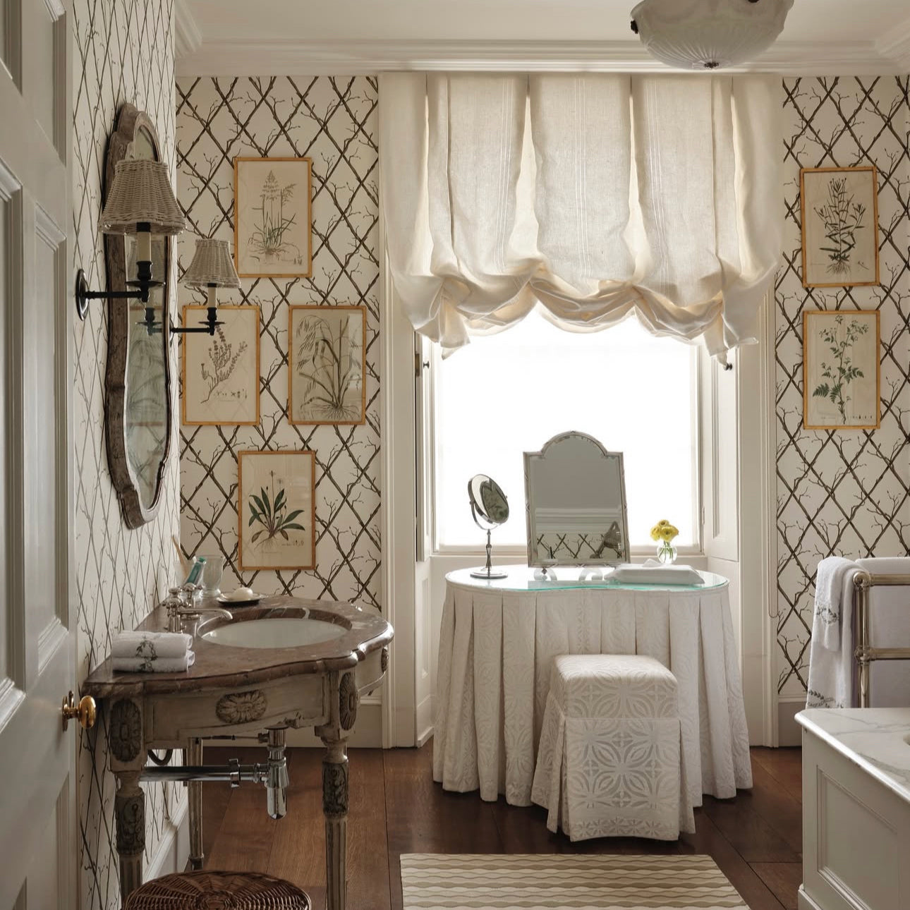 Twig Trellis Wallpaper - Brown