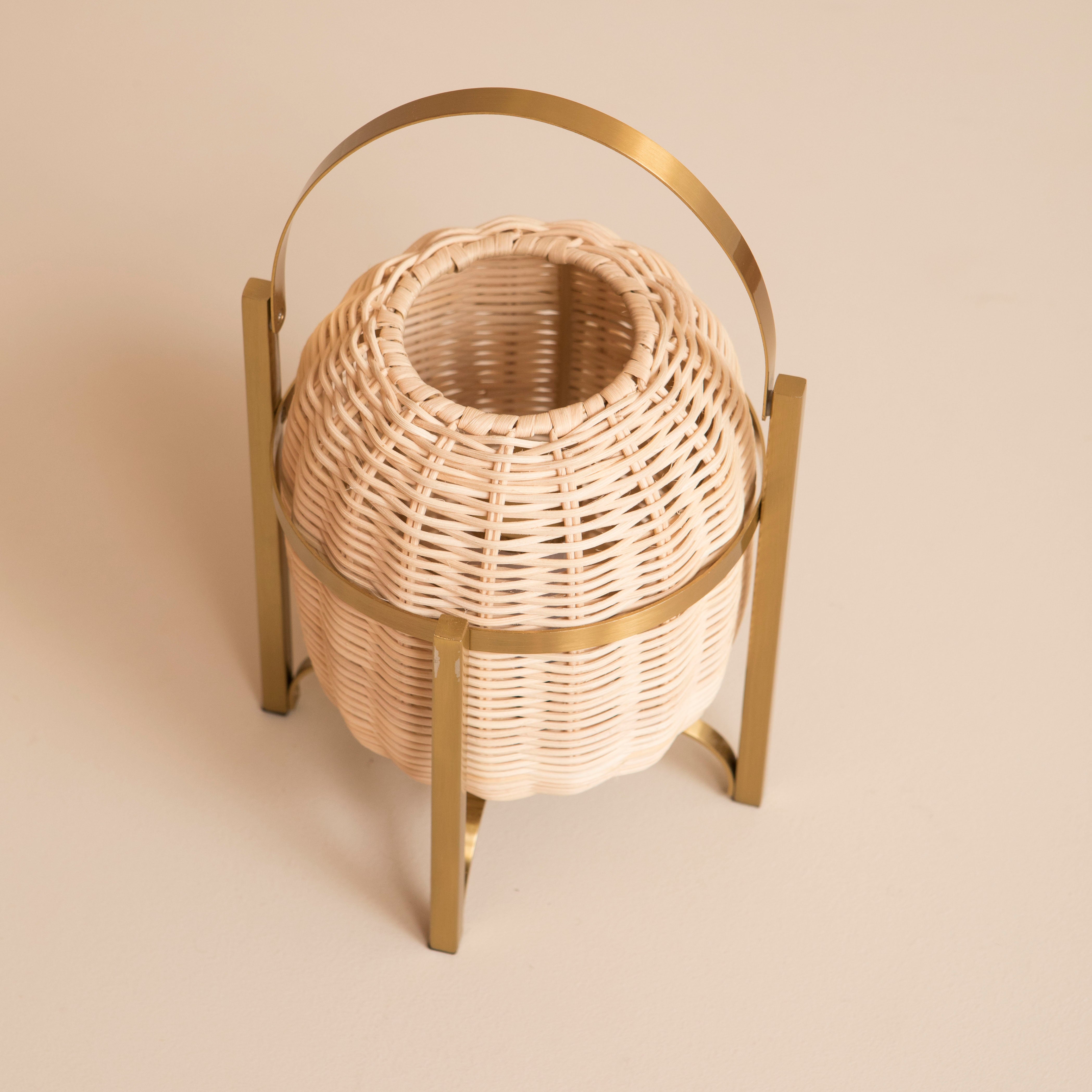 Ket Rattan Cordless Lamp