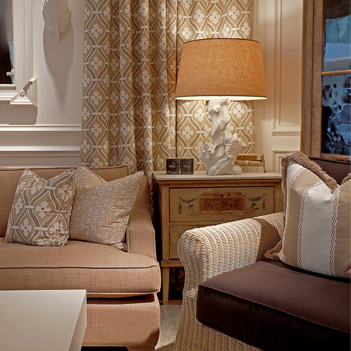 Roche Shell Table Lamp