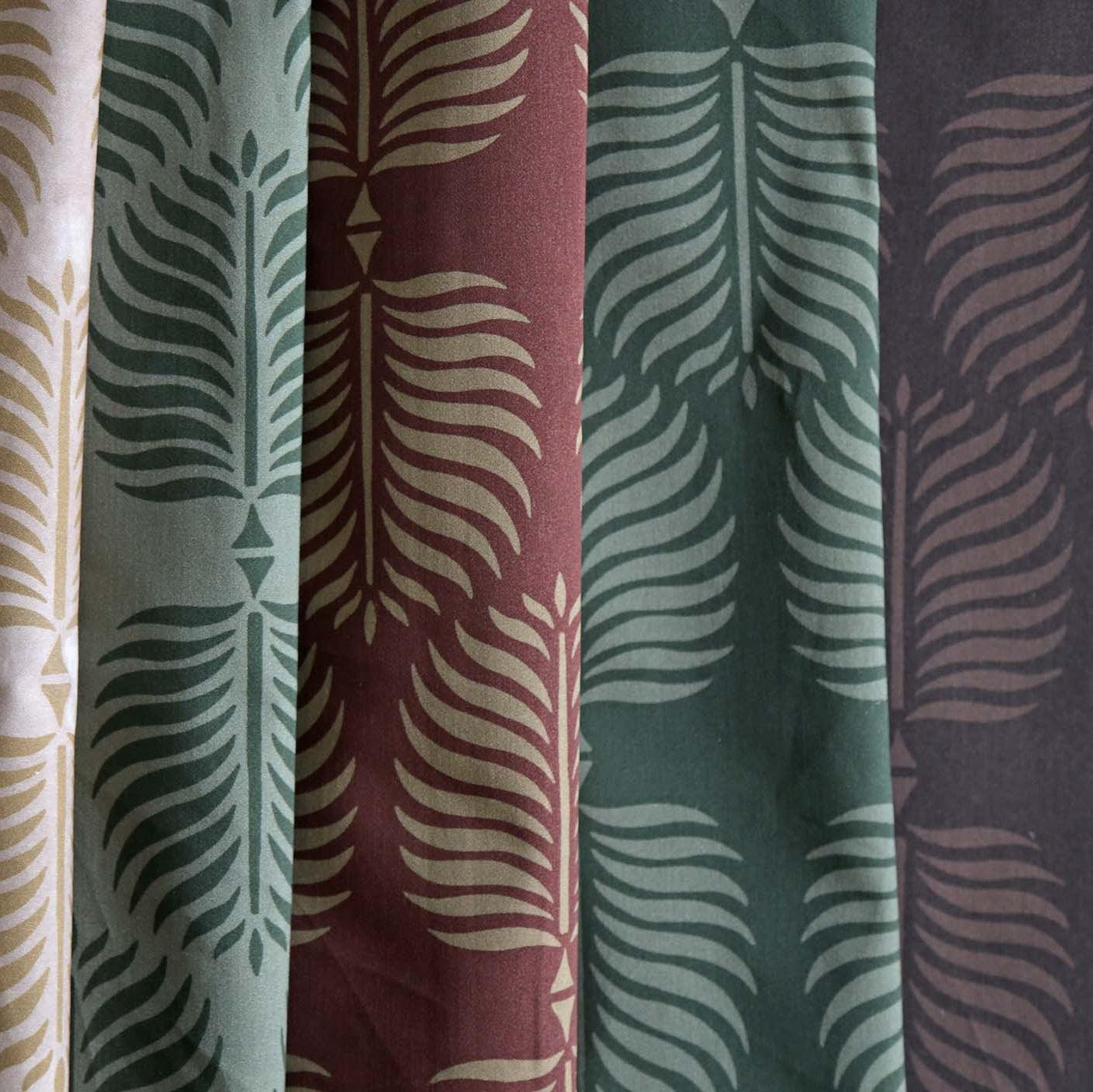 Persia Leaf - Green Dark Base