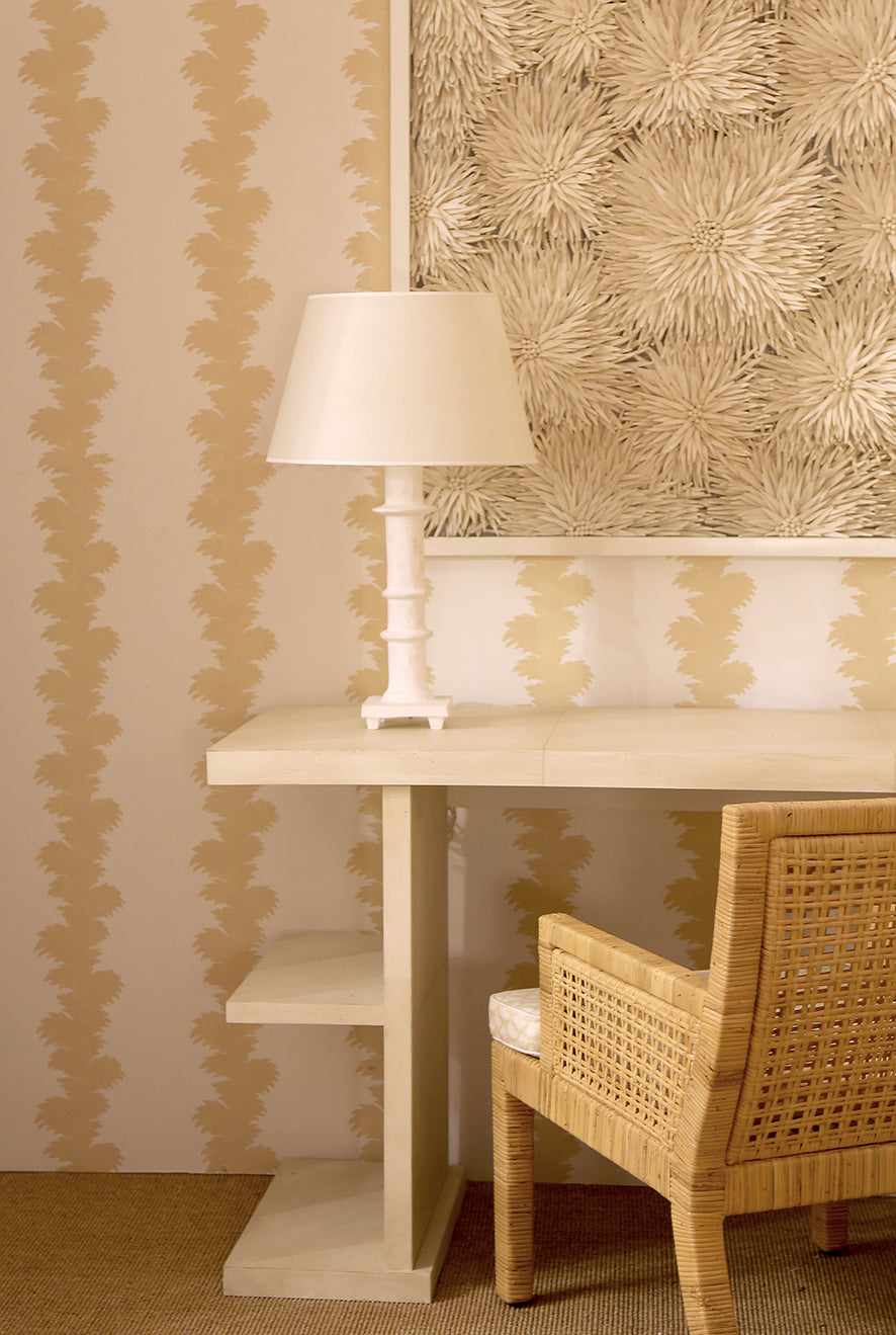 Vignette.M&OJan19.Palmyra.Draper Desk.Bergere.Modern Table Lamp.Dandelion Coco Wall Decor.LR
