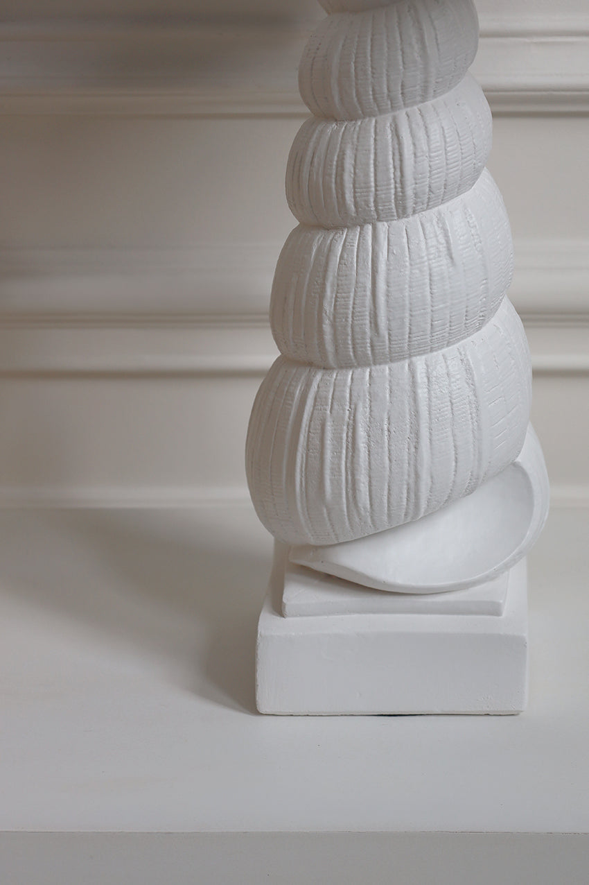 Spire Shell Table Lamp