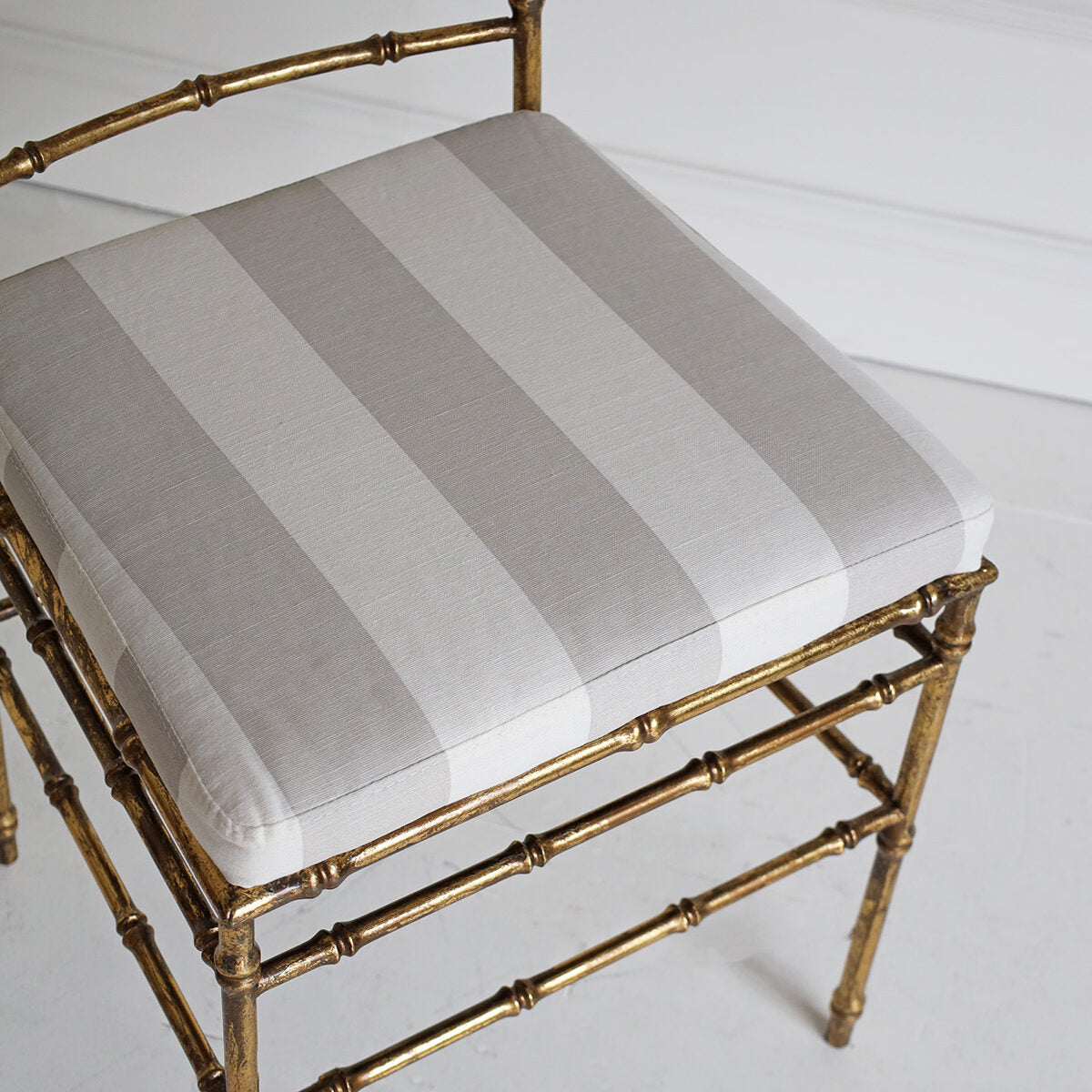 Avenue Stripe - Grey on White
