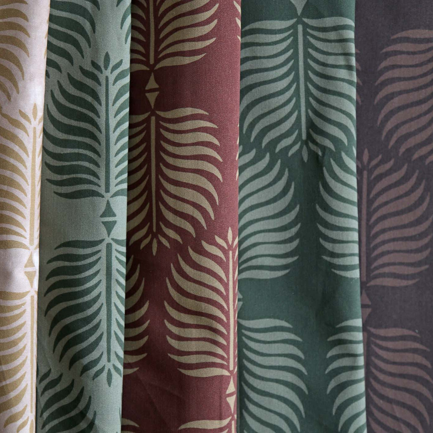 Persia Leaf - Taupe on Rust
