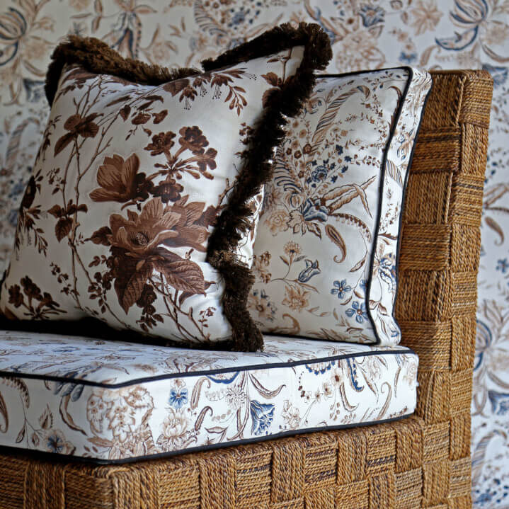 Vignette.Paisley Passion Brown Blue on White.De La Tour Brown on White