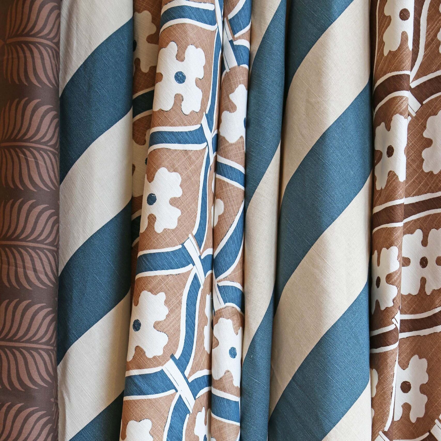 Avenue Stripe - Blue on White